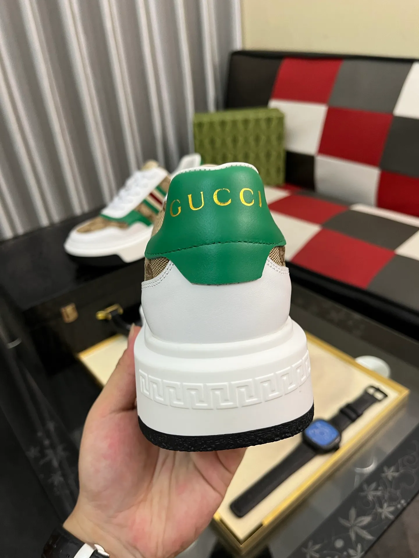 Men's Men's Shoes 💰458⌚️⌚️ [Gucci·Gucci] Original quality. ~ Unique modern style sneakers. 🏃A must-have casual shoe for trendy men😍😍 Original brand imported from Italy, imported original leather, sheep lining (refuses to discolor and grind feet) Sole: Original sole provided by the original factory, French lazy style design ⚠️Fit to the feet, original quality, super comfortable original sole. Just like shooting the real thing 🎬The real thing is better Code number: 38-443️⃣Colors available